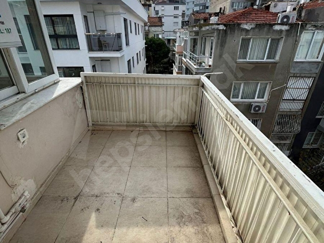 Asilden Poligonda Cadde Yakını Bakımlı 3+1 Köşe Daire - Görsel 5