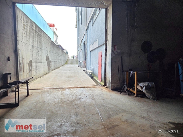 metsel AKÇABURGAZ SANAYİ BÖLGESİ 2100 m2 ZEMİNE BASAN GİRİŞ KAT - Görsel 4