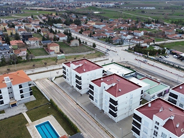 TOPRAK EMLAKTAN AŞAĞISÖĞÜTÖNÜ MH/ SİTE İÇİ/ 220m2 / SATILIK 4+1