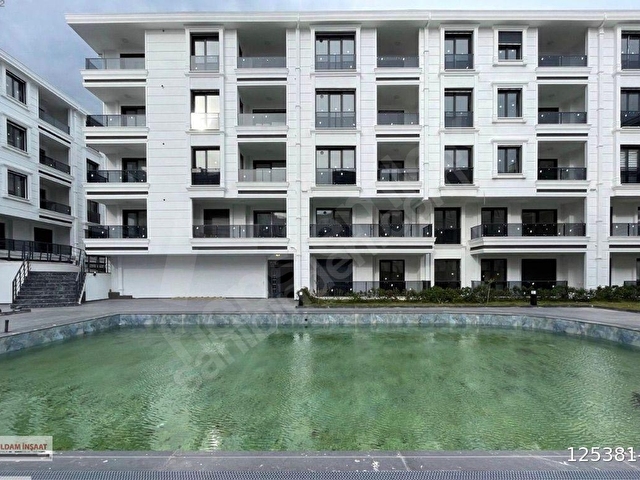 AYVALIK SARIMSAKLININ EN PRESTİJLİ SİTESİNDE EBEVEYN BANYOLU SATILIK 2+1DAİRE - Görsel 9