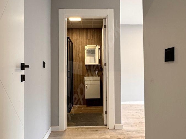 AYVALIK SARIMSAKLININ EN PRESTİJLİ SİTESİNDE EBEVEYN BANYOLU SATILIK 2+1DAİRE - Görsel 24
