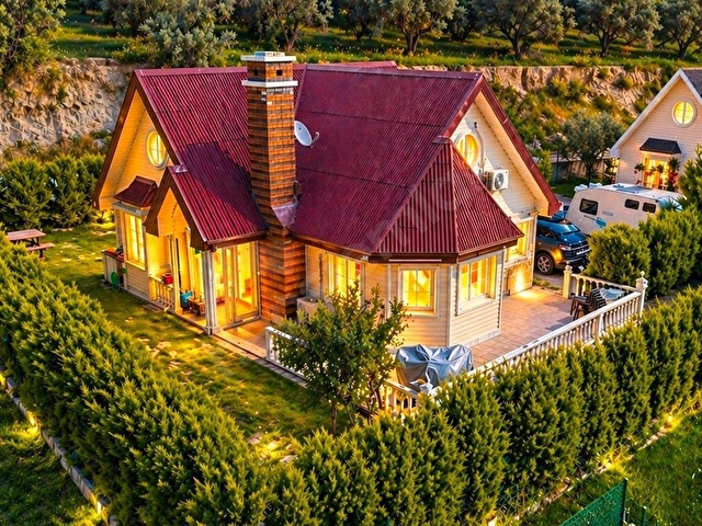 Kuşadasında Satılık Müstakil Bahçeli Dubleks Bungalov
