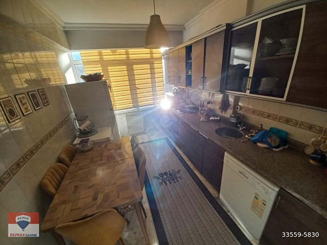 FINDIKLI IŞILTI SOKAKTA YÜKSEK KAT GENIŞ 3+1 110 M2 ASANSÖRLÜ ! - Görsel 7