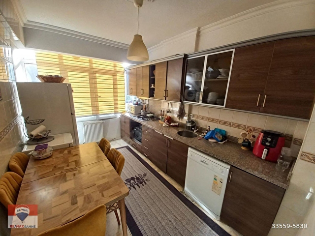 FINDIKLI IŞILTI SOKAKTA YÜKSEK KAT GENIŞ 3+1 110 M2 ASANSÖRLÜ ! - Görsel 6