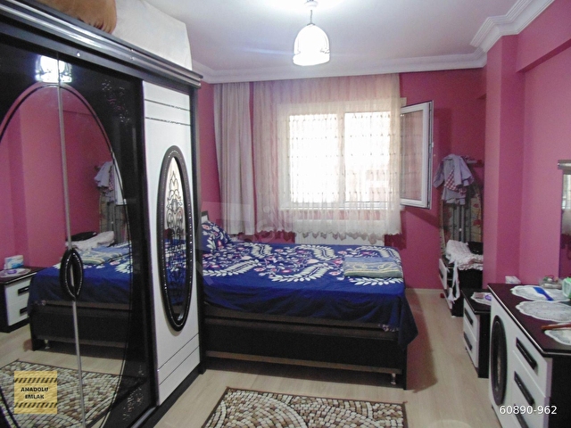 Satılık 3+1 130 m2 1.kat daire arsa tapulu 30 yıllık bina - Görsel 16