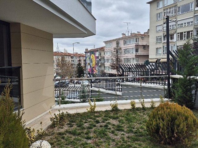 Ayranci da  Güvenlik Caddesinde Sıfır Binada  2+1kapalı garajlı Bahçe kullanımlı 2+1 özel daire - Görsel 4
