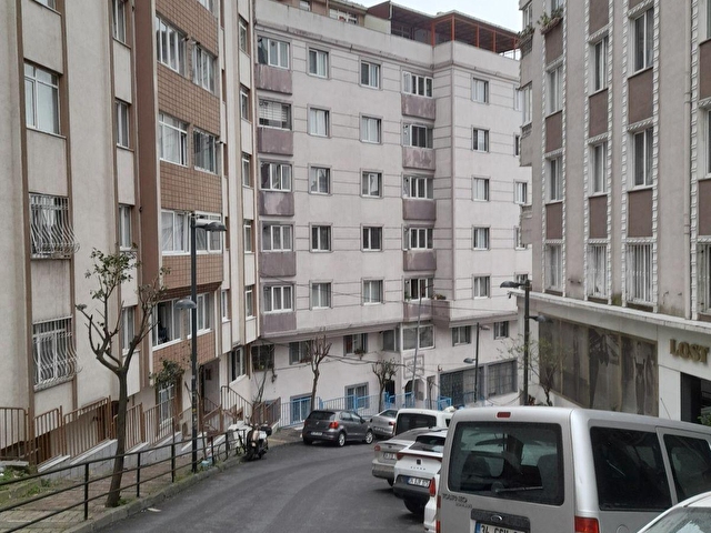 Rnkdan Halide Edipte Tanır Sokakta 1+1 Kiracılı Kot 2 Daire