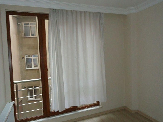 Rnkdan Halide Edipte Tanır Sokakta 1+1 Kiracılı Kot 2 Daire