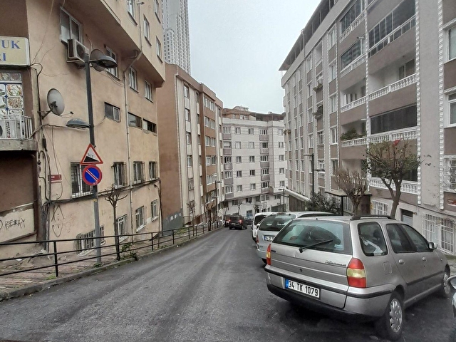 Rnkdan Halide Edipte Tanır Sokakta 1+1 Kiracılı Kot 2 Daire