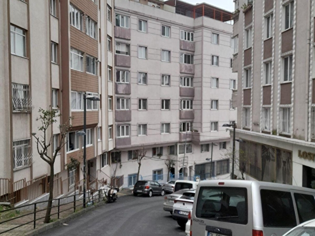 Rnkdan Halide Edipte Tanır Sokakta 1+1 Kiracılı Kot 2 Daire