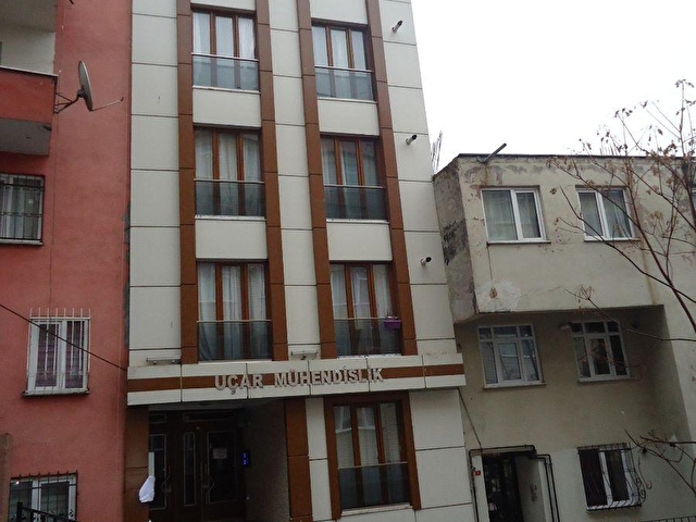 Rnkdan Halide Edipte Tanır Sokakta 1+1 Kiracılı Kot 2 Daire