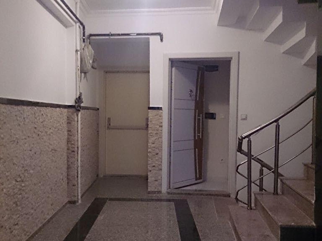 Rnkdan Halide Edipte Tanır Sokakta 1+1 Kiracılı Kot 2 Daire