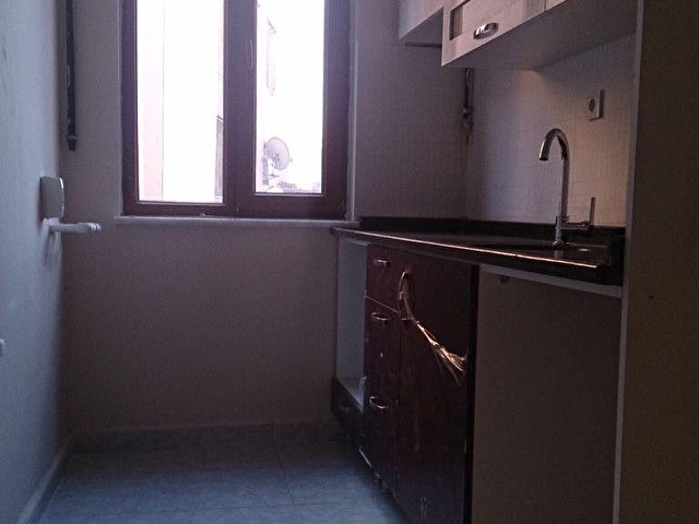 Rnkdan Halide Edipte Tanır Sokakta 1+1 Kiracılı Kot 2 Daire