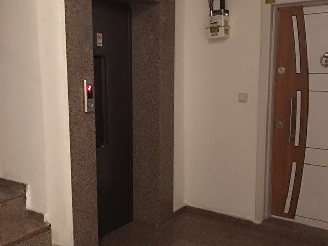 Rnkdan Halide Edipte Tanır Sokakta 1+1 Kiracılı Kot 2 Daire