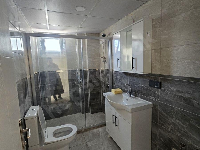 Karaburun Mahallesinde Sıfır 1+1 Kiralık Daire - Görsel 17