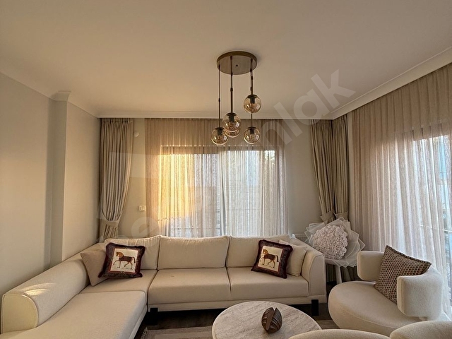 Havuzlu sitede taş ev fırsatı - Görsel 2