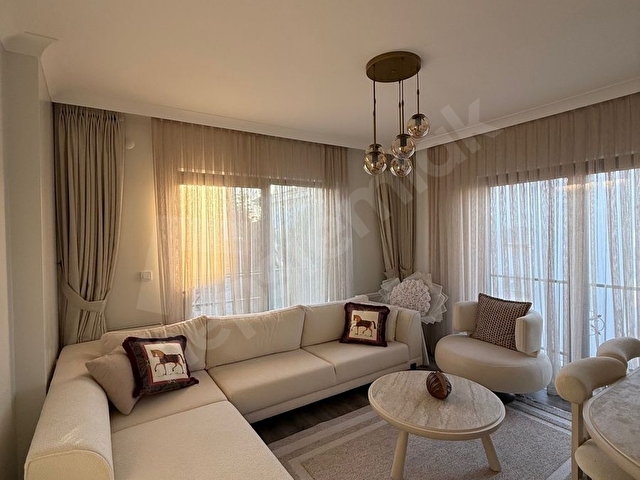 Havuzlu sitede taş ev fırsatı - Görsel 4