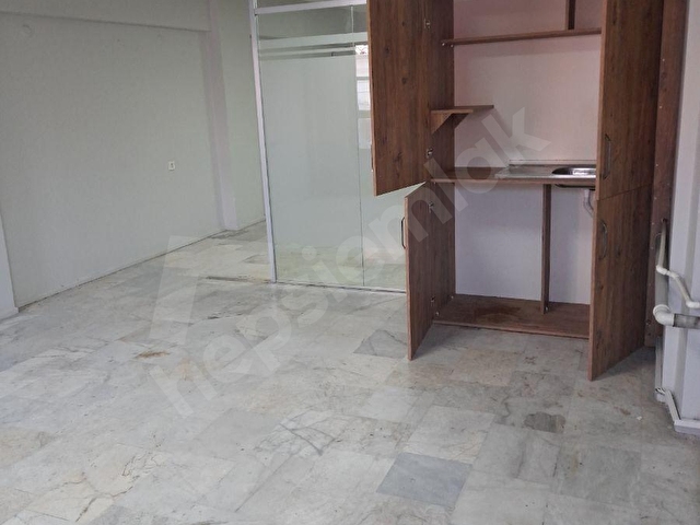 Kemeraltında sekreteryalı kiralık ofis - Görsel 8