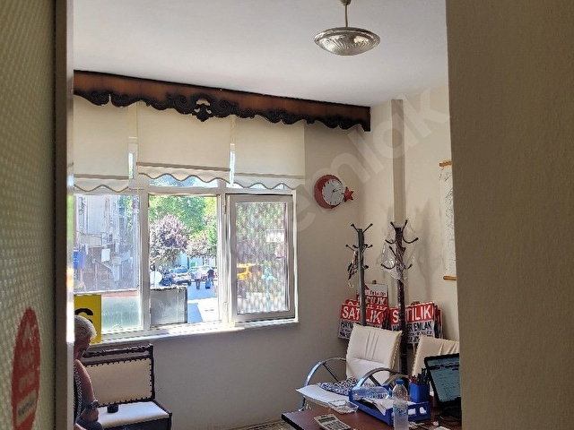 Çarşıda kiracılı Satılık 2+1 iş yeri - Görsel 6