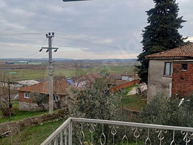 Manyas Kızık’ta Doğayla İç İçe 1100 m² Arazi Üzerinde İki Katlı Ev - Görsel 4