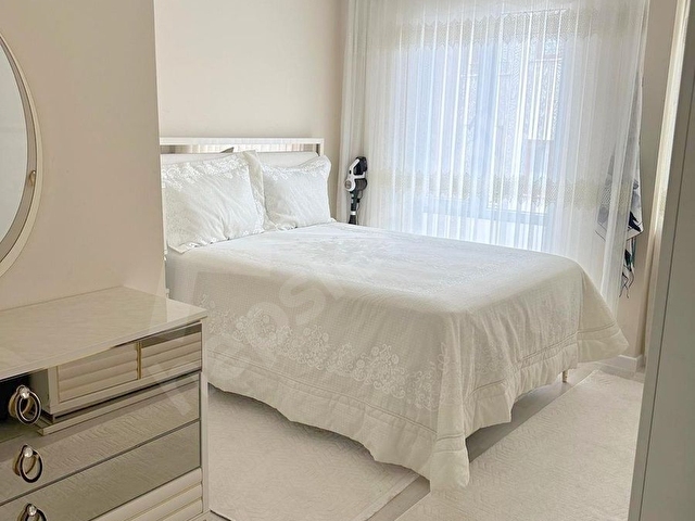 ÇEKMEKÖY KİRAZLIDEREDE MAH SATILIK 4+1 FIRSAT DÜBLEKS DAİRE - Görsel 8