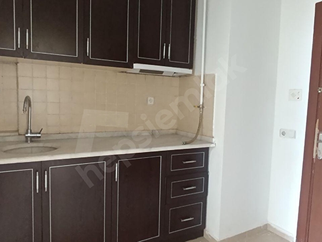 HALK CADDESİ ÜZERİNDE ÖNÜ AÇIK MANZARALI 50M2 1+1KİRALIK - Görsel 8