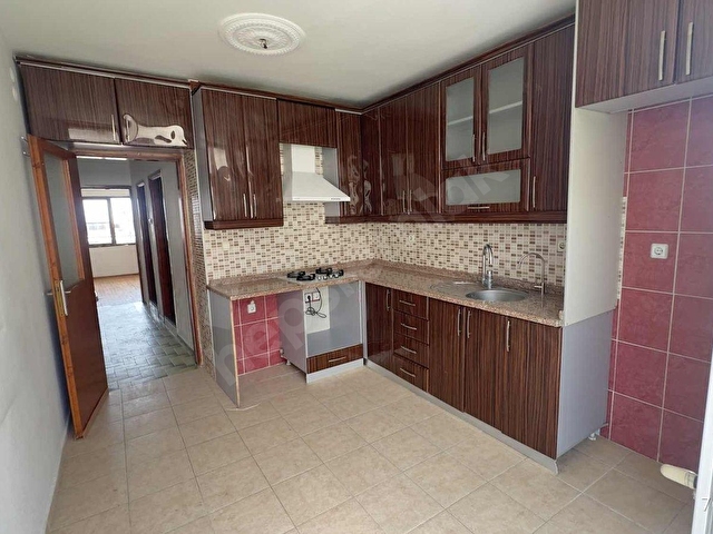 GÜMÜŞPALA MAH.KİRALIK 2+1 GENİŞ DENİZ MANZARALI FERAH DAİRE - Görsel 3