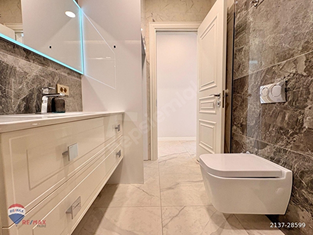 PENDİK’İN EN PRESTİJLİ SİTELERİNDEN MARİN PENDİK’TE BÜYÜK TİP, KISMİ DENİZ MANZARALI ÖZEL 3+1 DAİRE - Görsel 20