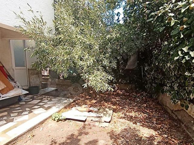 Ayvalık Çamlıkda 220 m2 bahçe içinde 80m2 kullanımlı 3+1müstakil villa - Görsel 9