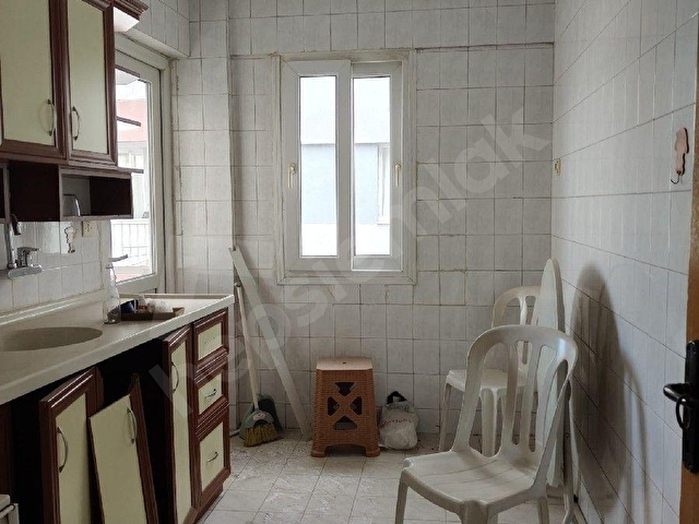 Üçyol metro yakını ferah güzel daire - Görsel 8