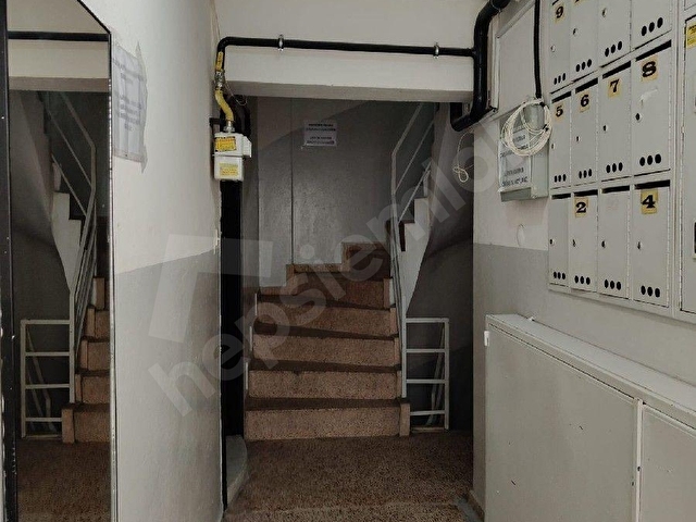 Üçyol metro yakını ferah güzel daire - Görsel 15