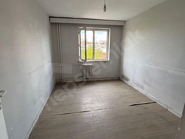 KIZILAY ADAKALEDE KİRALIK İŞYERİ- BÜRO - OFİS 2+1 - Görsel 2