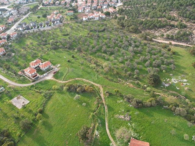 AYVALIK CAMLIK TA SATILIK 2540 METRE KARE VİLLA İMARLI ARSA. - Görsel 3