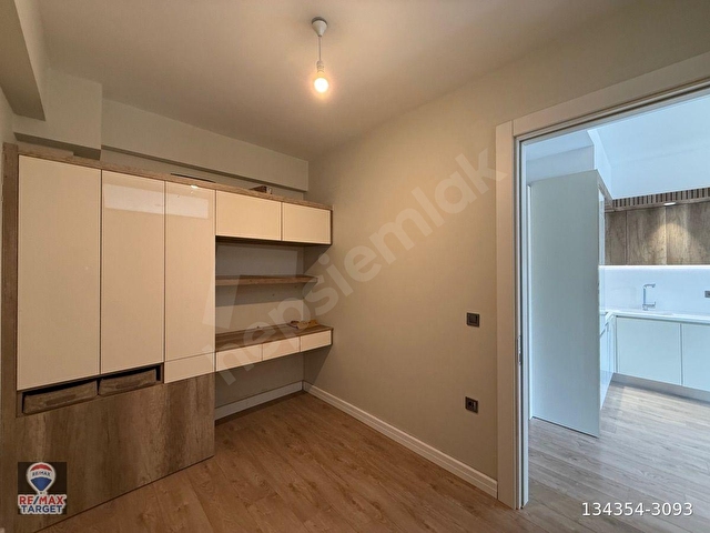 RE/MAX TARGET ALLWAYS BORNOVA SİTESİNDE KİRALIK 2+1 DAİRE - Görsel 6