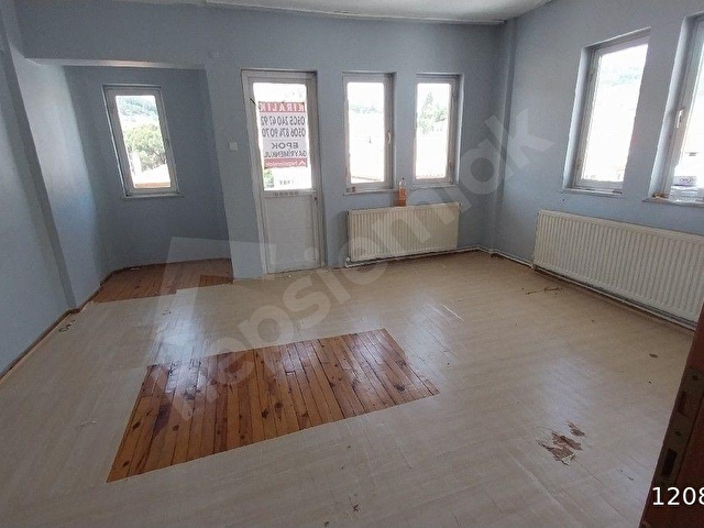 Çarşı İçinde 2+1 Kiralık Daire - Görsel 2