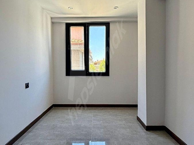 KIBRIS ŞEHİTLERDE SATILIK (3., KAT SIFIR) 2+1 - 110m2 DAİRE - Görsel 13