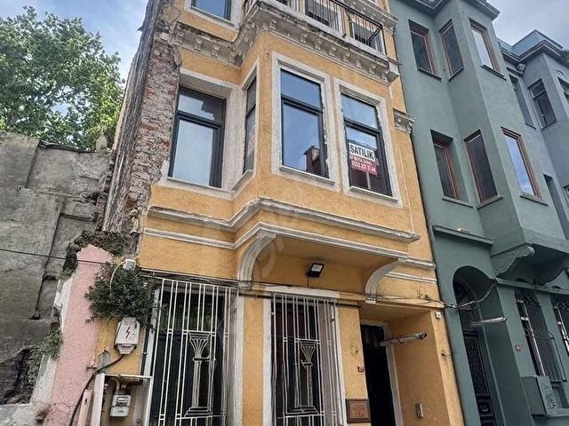 BALATTA YILDIRIM CADDESİNDE DENİZ MANZARALI SATILIK TARİHİ ESER - Görsel 2