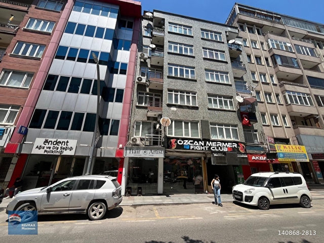 İzmit İnönü Caddesinde 32 m2 Teraslı Satılık 2+1 Daire