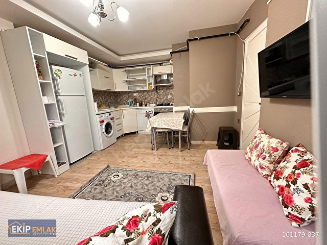 EKİP EMLAK; TRAMVAY ALTI, ÇİFT BALKON, LÜKS, EŞYALI KİRALIK 1+1 - Görsel 9
