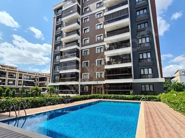 Buca Yenigün Mah. Lüks Site İçerisinde Havuzlu 3+1 Satılık Daire