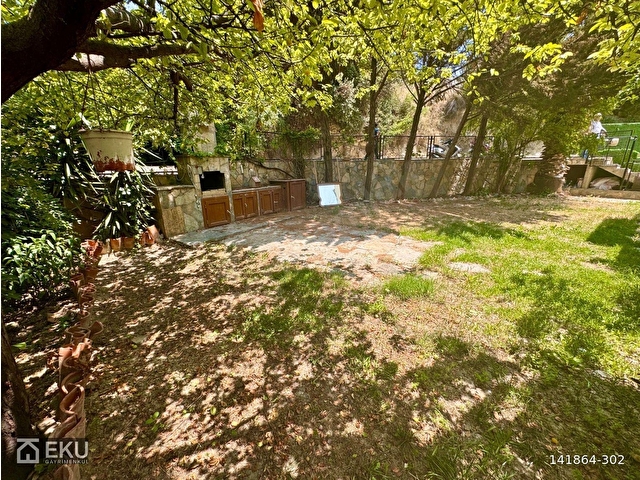 Kuşadadası Merkezde Köşe Konum Kullanıma Hazır Villa - Görsel 5