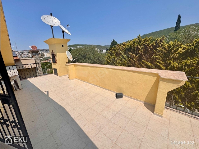 Kuşadadası Merkezde Köşe Konum Kullanıma Hazır Villa - Görsel 25