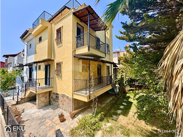 Kuşadadası Merkezde Köşe Konum Kullanıma Hazır Villa - Görsel 30