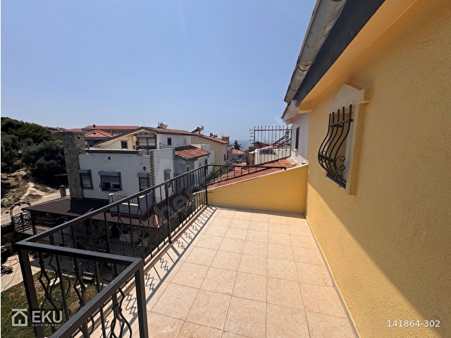 Kuşadadası Merkezde Köşe Konum Kullanıma Hazır Villa - Görsel 29