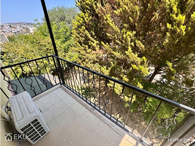 Kuşadadası Merkezde Köşe Konum Kullanıma Hazır Villa - Görsel 16