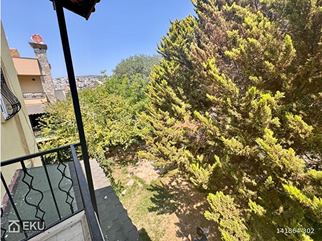 Kuşadadası Merkezde Köşe Konum Kullanıma Hazır Villa - Görsel 15