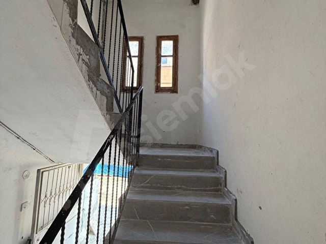 CADDE ÜZERİNDE KOMPLE SATILIK MÜSTAKİL EV - Görsel 18