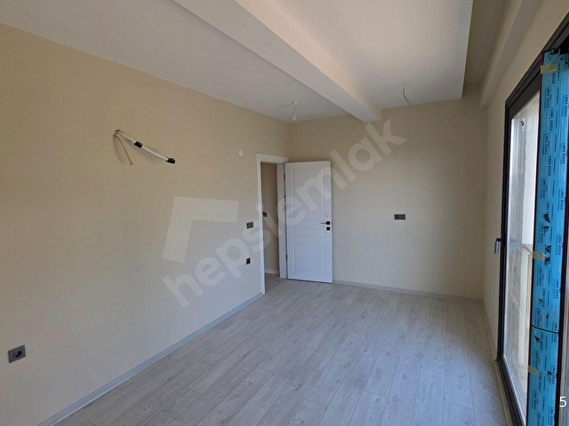 HAVUZLU SİTEDE DOĞALGAZLI YENİ VİLLA - Görsel 22