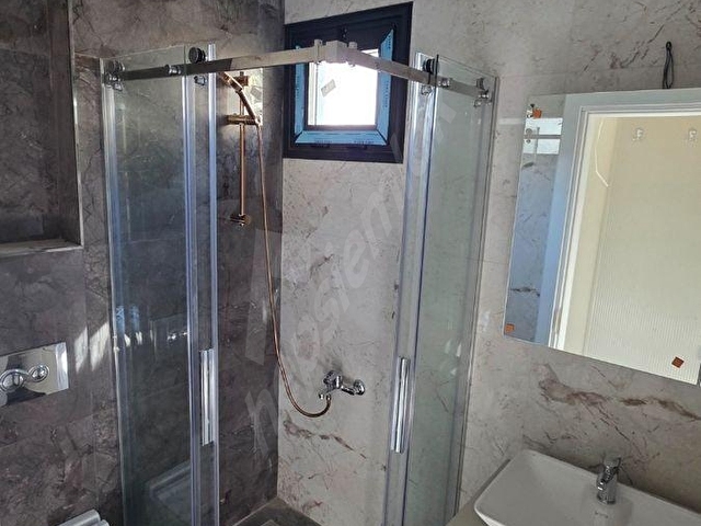 HAVUZLU SİTEDE DOĞALGAZLI YENİ VİLLA - Görsel 17