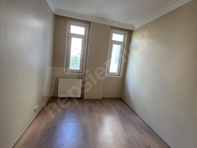 EYÜP İSLAMBEYDE SATILIK 2+1 YÜKSEK GİRİŞ DAİRE - Görsel 3